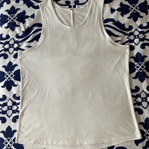 Lululemon 5 year basic tank L